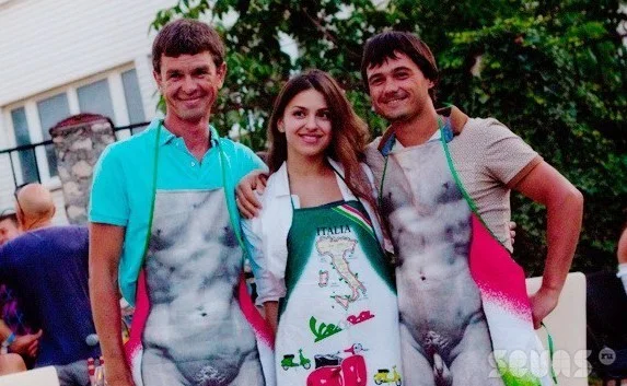 Люди и макароны в «Багете»