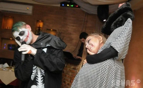 Вечеринка в стиле Halloween в клубе Севастополя «УРУ-РУ»