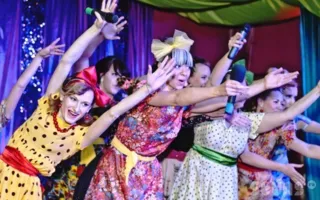 «Frau Comedy» в очередной раз порадовали актуальным юмором, яркими нарядами и отличным шоу