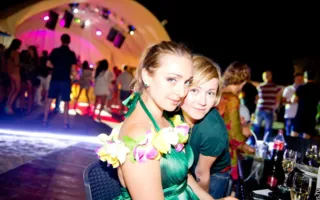 Ночной клуб «Легенда» открылся вечеринкой «Sex on the Beach»