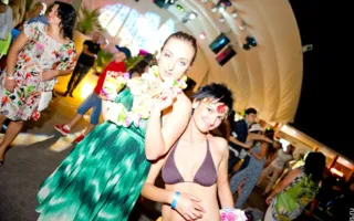 Ночной клуб «Легенда» открылся вечеринкой «Sex on the Beach»