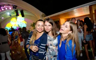 Ночной клуб «Легенда» открылся вечеринкой «Sex on the Beach»