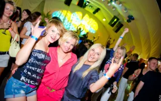 Ночной клуб «Легенда» открылся вечеринкой «Sex on the Beach»