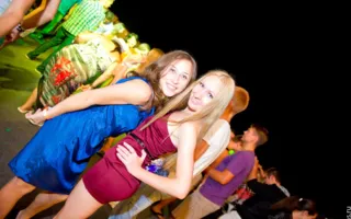 Ночной клуб «Легенда» открылся вечеринкой «Sex on the Beach»