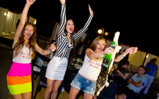 Ночной клуб «Легенда» открылся вечеринкой «Sex on the Beach»