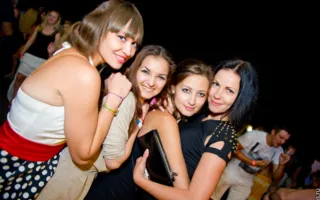Ночной клуб «Легенда» открылся вечеринкой «Sex on the Beach»