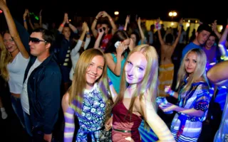 Ночной клуб «Легенда» открылся вечеринкой «Sex on the Beach»