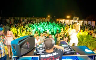 Ночной клуб «Легенда» открылся вечеринкой «Sex on the Beach»