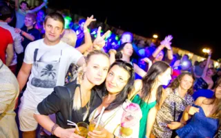 Ночной клуб «Легенда» открылся вечеринкой «Sex on the Beach»