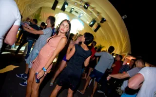Ночной клуб «Легенда» открылся вечеринкой «Sex on the Beach»