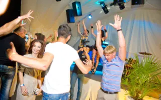 Ночной клуб «Легенда» открылся вечеринкой «Sex on the Beach»