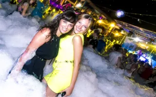 Первая пенная вечеринка в пляжном развлекательном комплексе «Хорошо»