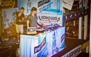 На пляжной вечеринке в «Хорошо» прозвучал яркий саунд от DJ Tokyo
