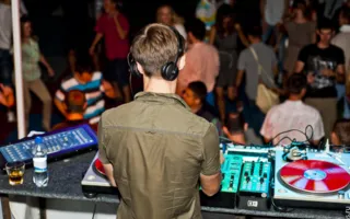 На пляжной вечеринке в «Хорошо» прозвучал яркий саунд от DJ Tokyo