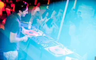 На пляжной вечеринке в «Хорошо» прозвучал яркий саунд от DJ Tokyo
