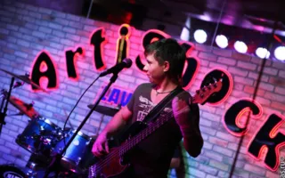 В клубе Севастополя «Artishock» выступила группа «KooRagA» («Курага»)