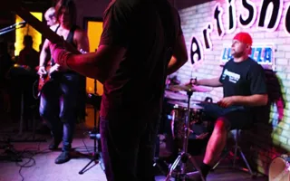 В клубе Севастополя «Artishock» выступила группа «KooRagA» («Курага»)