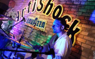 Ольга Панкратова и группа «Moskitos band» презентовали в клубе Севастополя «Artishock» проект «0692»