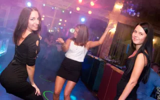 На вечеринке «Medical party» в клубе Севастополя «URU-RU» лечились тем, что доктор прописал, а в тяжелых случаях оздоравливались стриптизом
