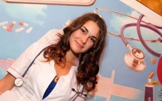 На вечеринке «Medical party» в клубе Севастополя «URU-RU» лечились тем, что доктор прописал, а в тяжелых случаях оздоравливались стриптизом