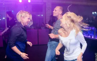 На вечеринке «Medical party» в клубе Севастополя «URU-RU» лечились тем, что доктор прописал, а в тяжелых случаях оздоравливались стриптизом