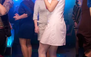 На вечеринке «Medical party» в клубе Севастополя «URU-RU» лечились тем, что доктор прописал, а в тяжелых случаях оздоравливались стриптизом