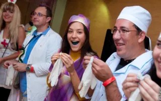 На вечеринке «Medical party» в клубе Севастополя «URU-RU» лечились тем, что доктор прописал, а в тяжелых случаях оздоравливались стриптизом