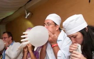 На вечеринке «Medical party» в клубе Севастополя «URU-RU» лечились тем, что доктор прописал, а в тяжелых случаях оздоравливались стриптизом