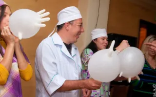На вечеринке «Medical party» в клубе Севастополя «URU-RU» лечились тем, что доктор прописал, а в тяжелых случаях оздоравливались стриптизом