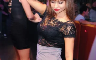 На вечеринке «Medical party» в клубе Севастополя «URU-RU» лечились тем, что доктор прописал, а в тяжелых случаях оздоравливались стриптизом
