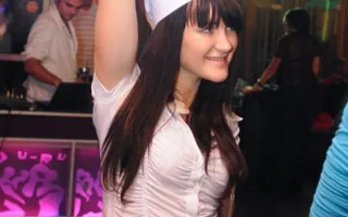 На вечеринке «Medical party» в клубе Севастополя «URU-RU» лечились тем, что доктор прописал, а в тяжелых случаях оздоравливались стриптизом