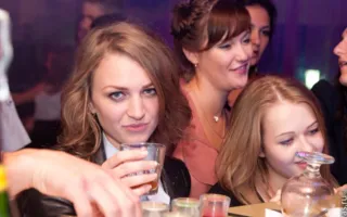 На вечеринке «Medical party» в клубе Севастополя «URU-RU» лечились тем, что доктор прописал, а в тяжелых случаях оздоравливались стриптизом