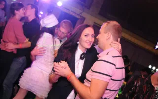 На вечеринке «Medical party» в клубе Севастополя «URU-RU» лечились тем, что доктор прописал, а в тяжелых случаях оздоравливались стриптизом