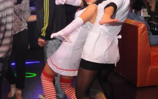 На вечеринке «Medical party» в клубе Севастополя «URU-RU» лечились тем, что доктор прописал, а в тяжелых случаях оздоравливались стриптизом
