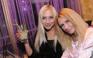 Вечеринка «Пятница-развратница» в клубе Севастополя «УРУ-РУ»: мужской стриптиз, откровенные наряды девушек, конкурсы и танцы