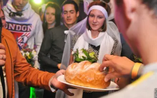 На свадебной вечеринке в клубе Севастополя «УРУ-РУ» переженили всех!