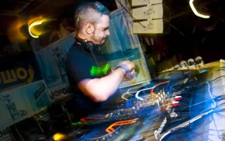 DJ Конь в очередной раз продемонстрировал неповторимый клубный стиль в Севастополе