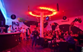 «Ромашки спрятались, х... расцвели» — праздник весны в «Party Bar 13»