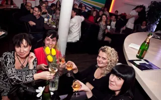 «Ромашки спрятались, х... расцвели» — праздник весны в «Party Bar 13»