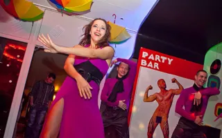 «Ромашки спрятались, х... расцвели» — праздник весны в «Party Bar 13»