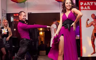 «Ромашки спрятались, х... расцвели» — праздник весны в «Party Bar 13»