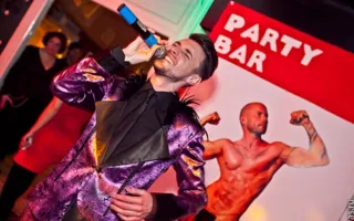 «Ромашки спрятались, х... расцвели» — праздник весны в «Party Bar 13»