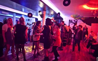 «Ромашки спрятались, х... расцвели» — праздник весны в «Party Bar 13»