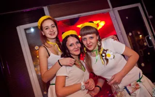 «Ромашки спрятались, х... расцвели» — праздник весны в «Party Bar 13»