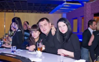 Цветные брызги лета среди зимы в ночном клубе «Premier»