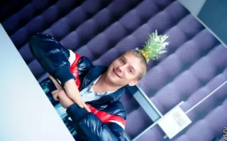 Аристократический мужской стриптиз в ночном клубе «Le Roi» от титулованного пол-дэнсера