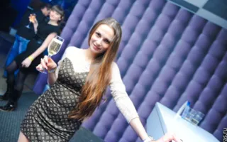 Аристократический мужской стриптиз в ночном клубе «Le Roi» от титулованного пол-дэнсера