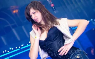 Аристократический мужской стриптиз в ночном клубе «Le Roi» от титулованного пол-дэнсера