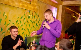 Субботняя развратная вечеринка в клубе «Уру-ру»: два стриптиза в одном эротическом шоу!