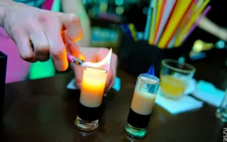 Субботняя развратная вечеринка в клубе «Уру-ру»: два стриптиза в одном эротическом шоу!